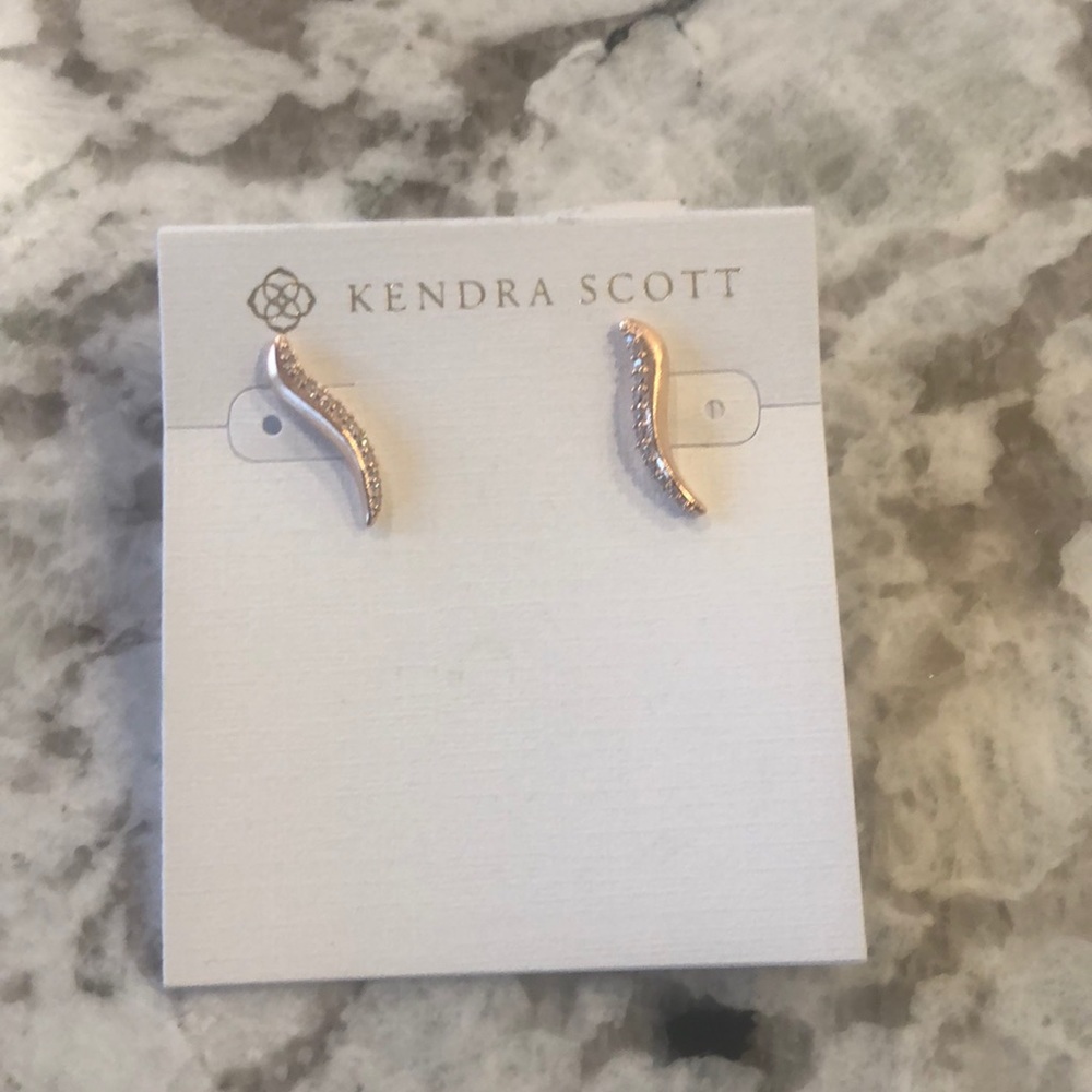 NWT rose gold Kendra Scott earrings